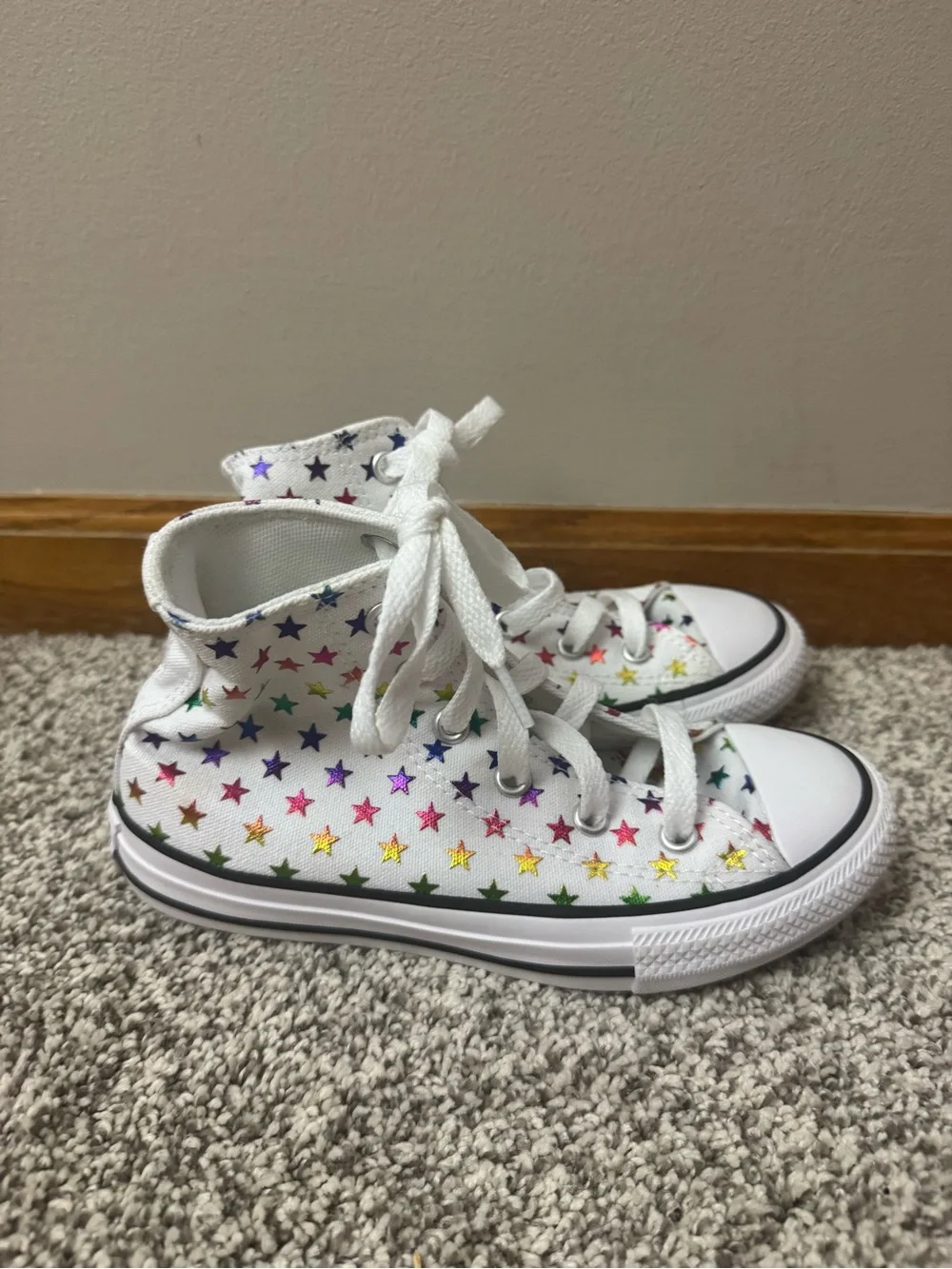Girls Converse White High-Top Sneakers Multicolor Star Print Like New Size 13